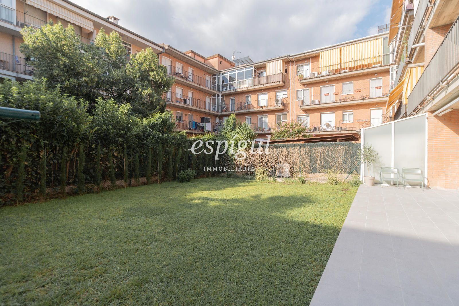 Jardí de Pis en venda en Girona Capital amb Calefacció i Jardí privat