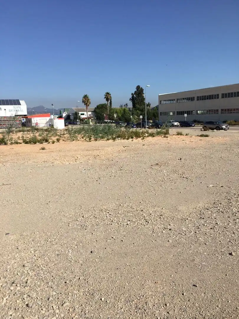 Industriegrundstück zum Verkauf in Camí de Paterna - Lloma del Calderer