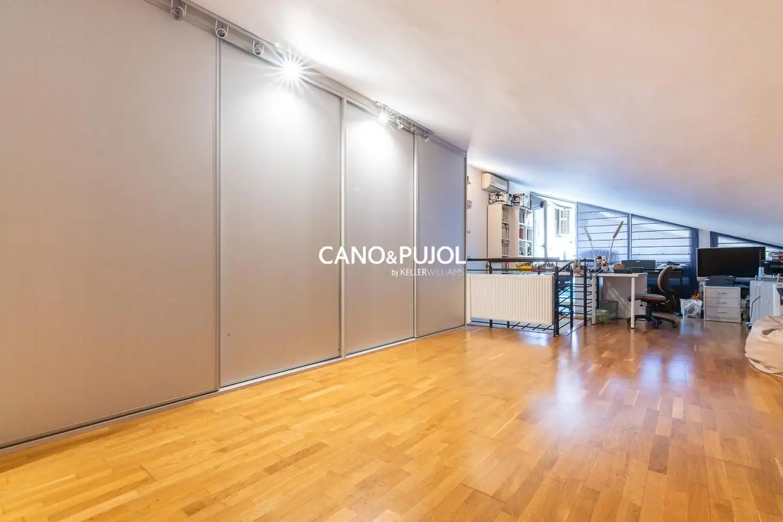 Exterior view of Flat for sale in Sant Cugat del Vallès  with Heating, Terrace and Storage room