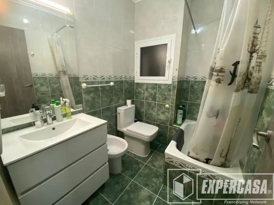 Bathroom of Apartments for sale in Sueca  with Air Conditioner, Terrace and Furnished