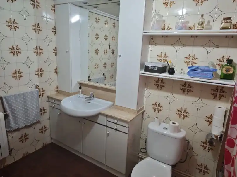 Bany de Pis en venda en Calahorra amb Balcó