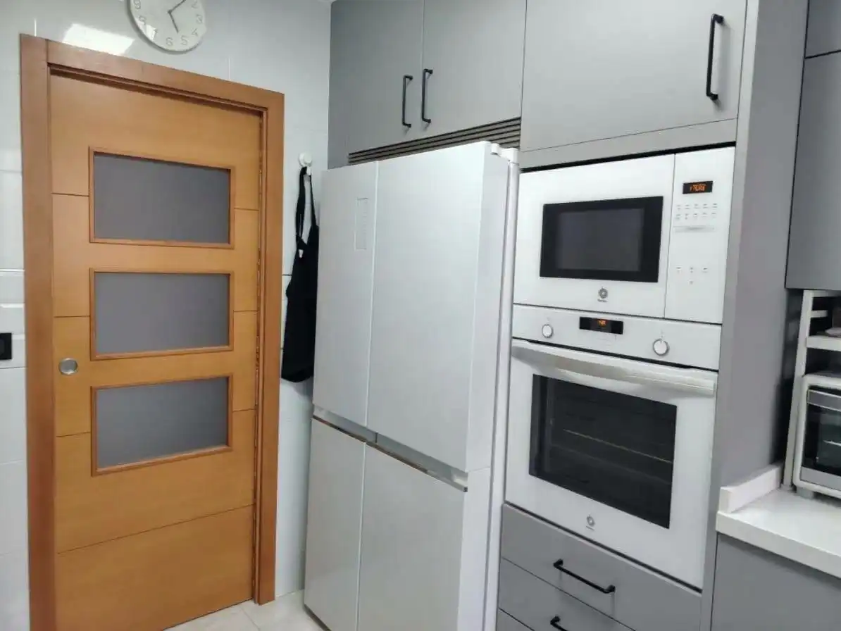 Kitchen of Flat for sale in  Sevilla Capital  with Air Conditioner and Balcony
