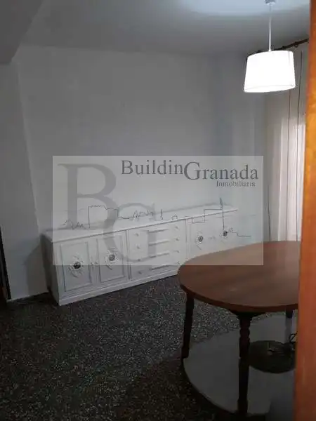 Piso de alquiler en Granada con Terraza y Microondas