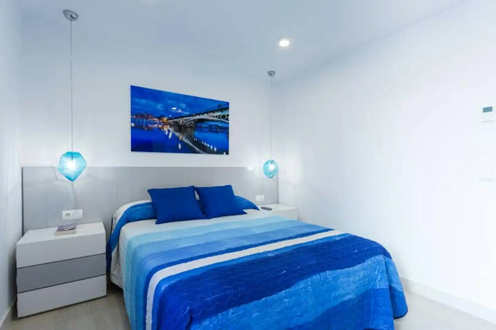 Bedroom of Flat for rent in Sevilla  with Air Conditioner, Heating and Furnished
