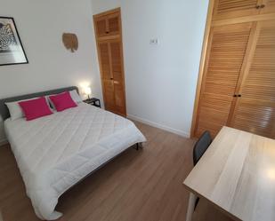 Flat to share in Carrer de Tomàs Valls, Centro