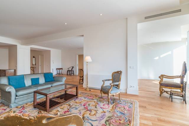 Apartamento en Alquiler en Jerónimos