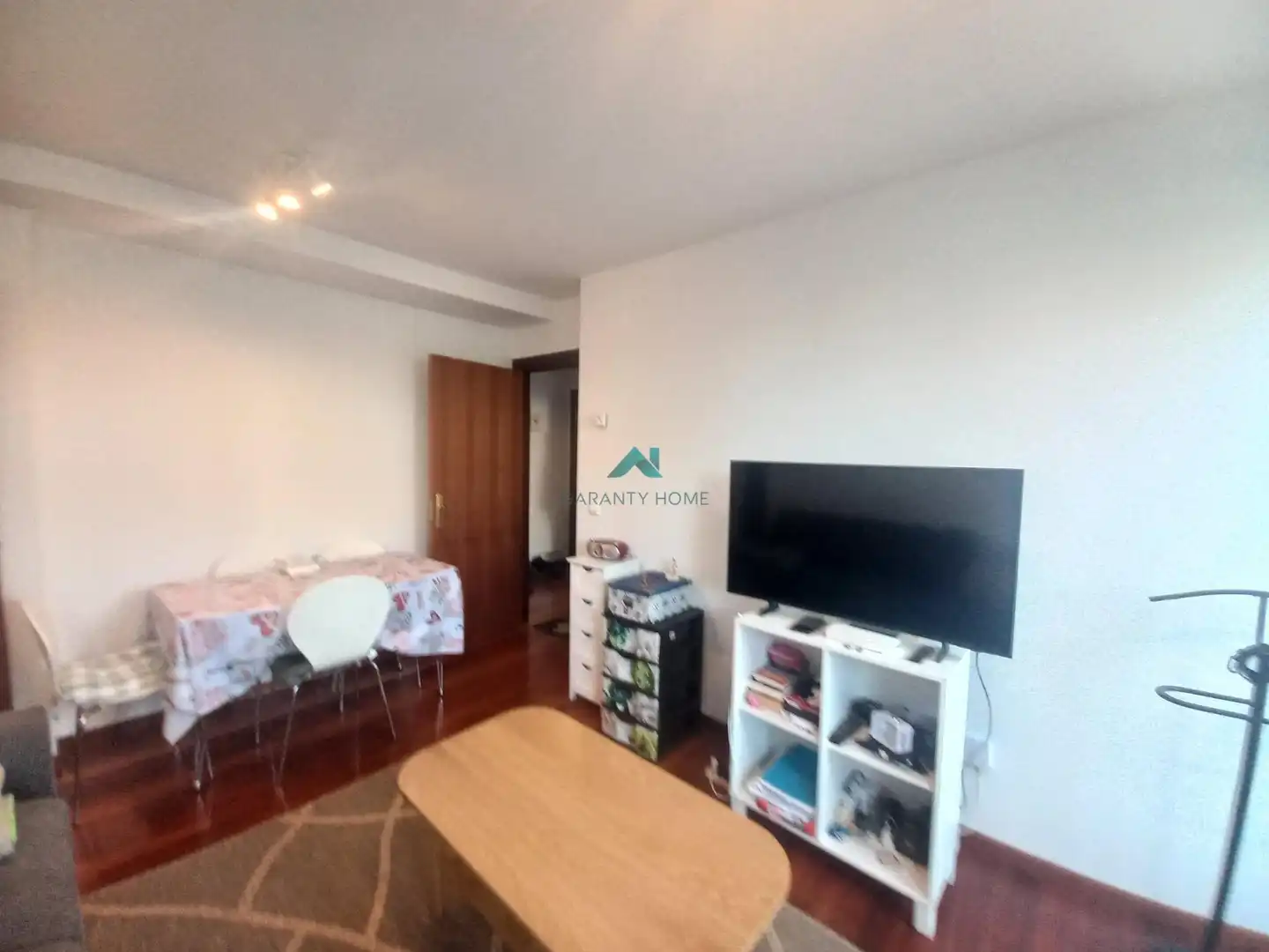 Sala de estar de Planta baja en venta en Bárcena de Cicero con Calefacción, Jardín privado y Parquet