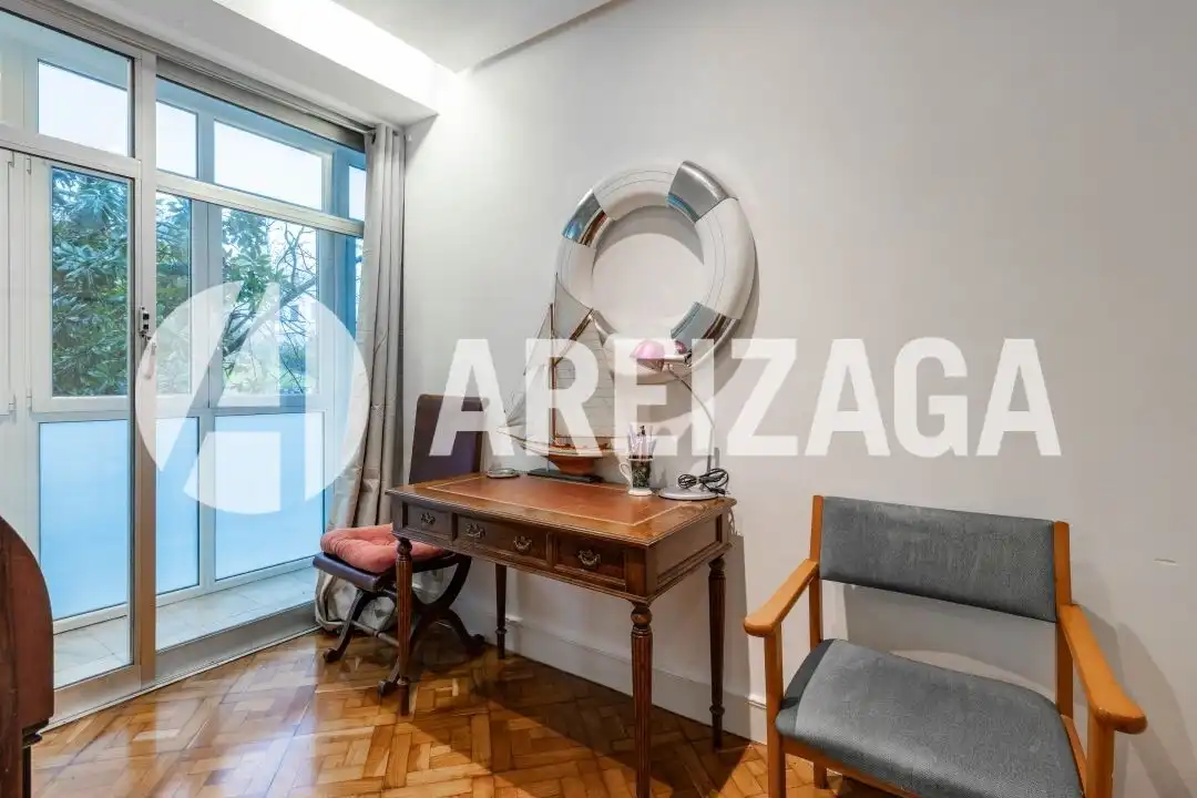 Schlafzimmer von Wohnung zum Verkauf in Donostia - San Sebastián  mit Heizung, Terrasse und Möbliert