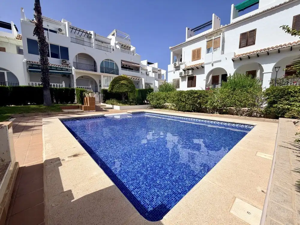 Piscina de Ático en venta en Rojales