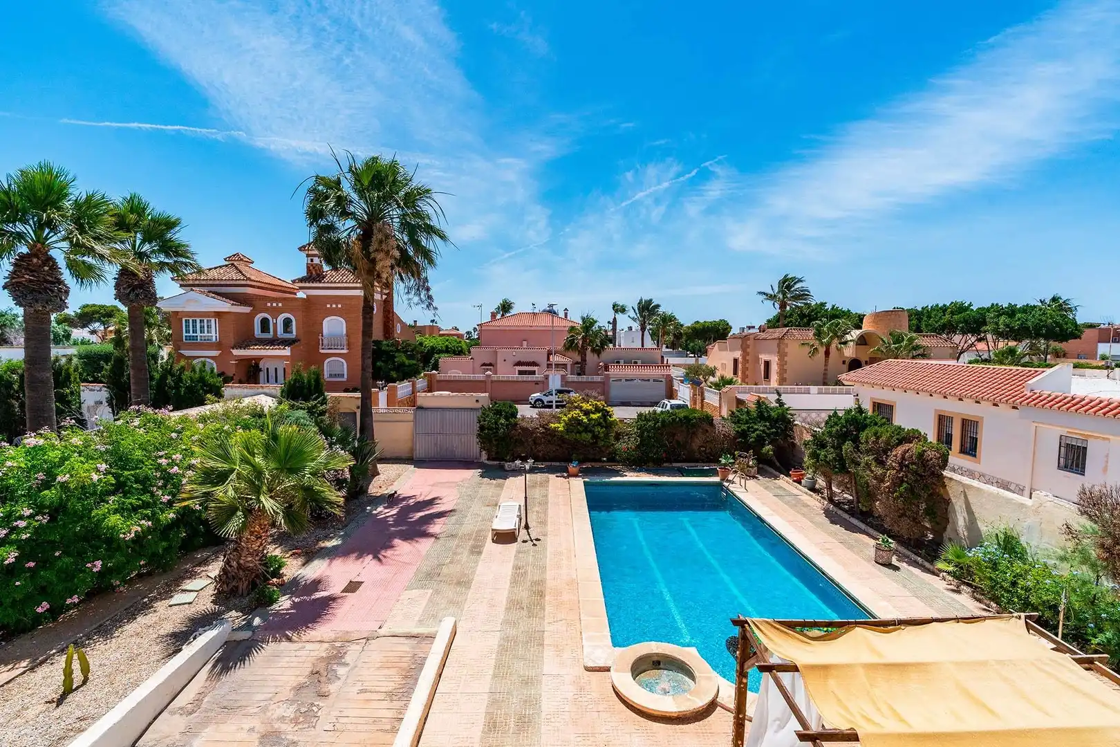 Vista exterior de Casa o chalet en venta en Roquetas de Mar con Jardín privado, Terraza y Trastero