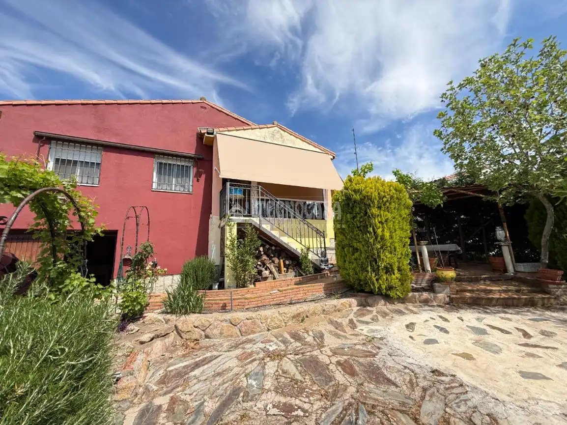 Exterior view of Houses for sale in Cardiel de los Montes  with Air Conditioner and Heating