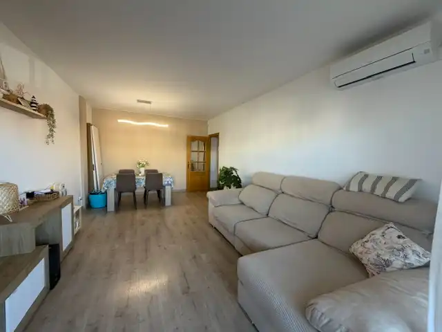Piso con terraza en venta en Passeig del Camp del Roure 871L, imagen 7