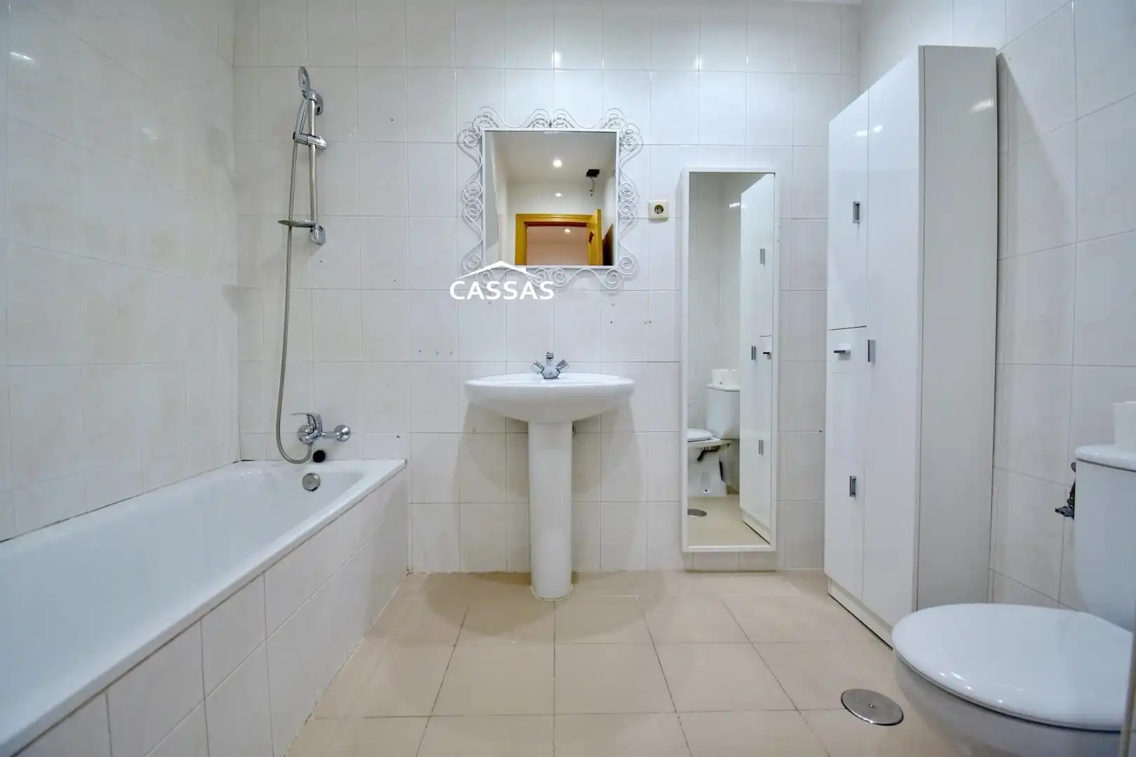 Bathroom of Flat for sale in Torrejón de Ardoz  with Heating and Parquet flooring