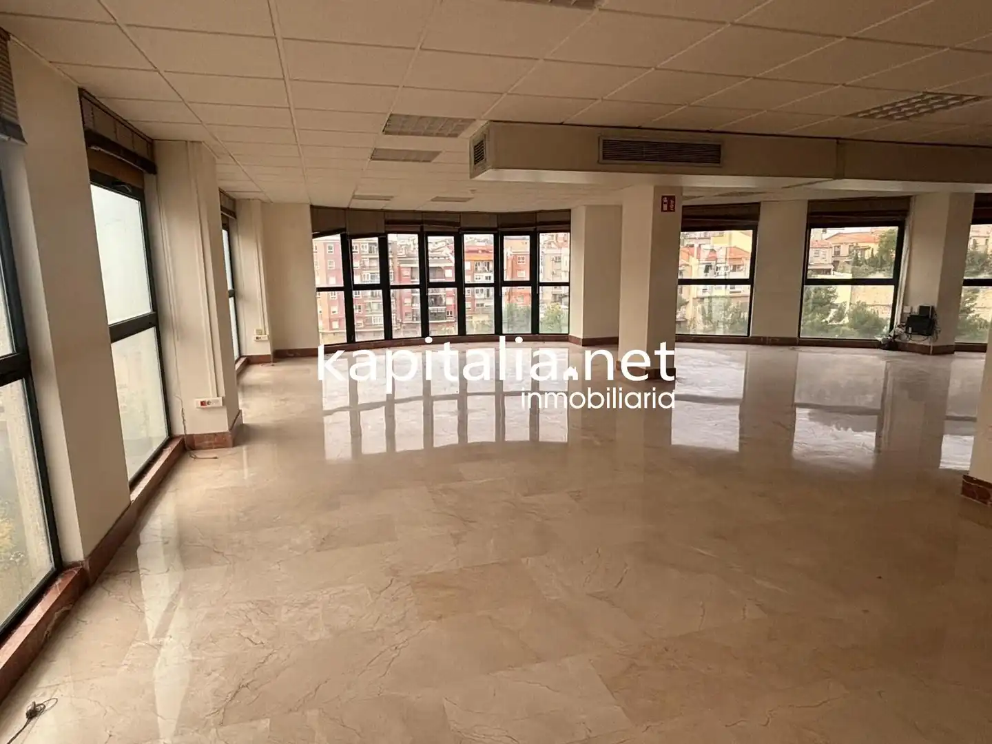 Office for rent in Alcoy / Alcoi  with Air Conditioner