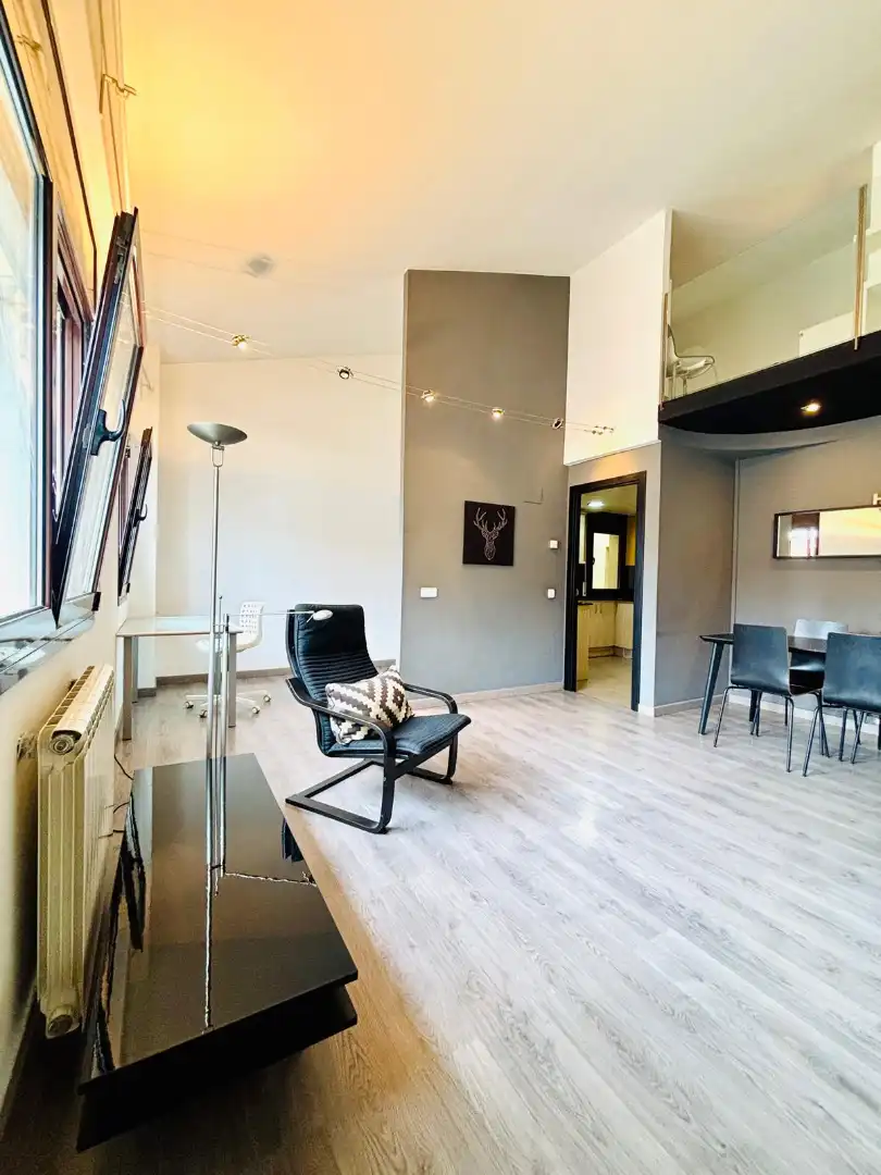 Living room of Duplexes for sale in Girona  with Air Conditioner, Heating and Parquet flooring