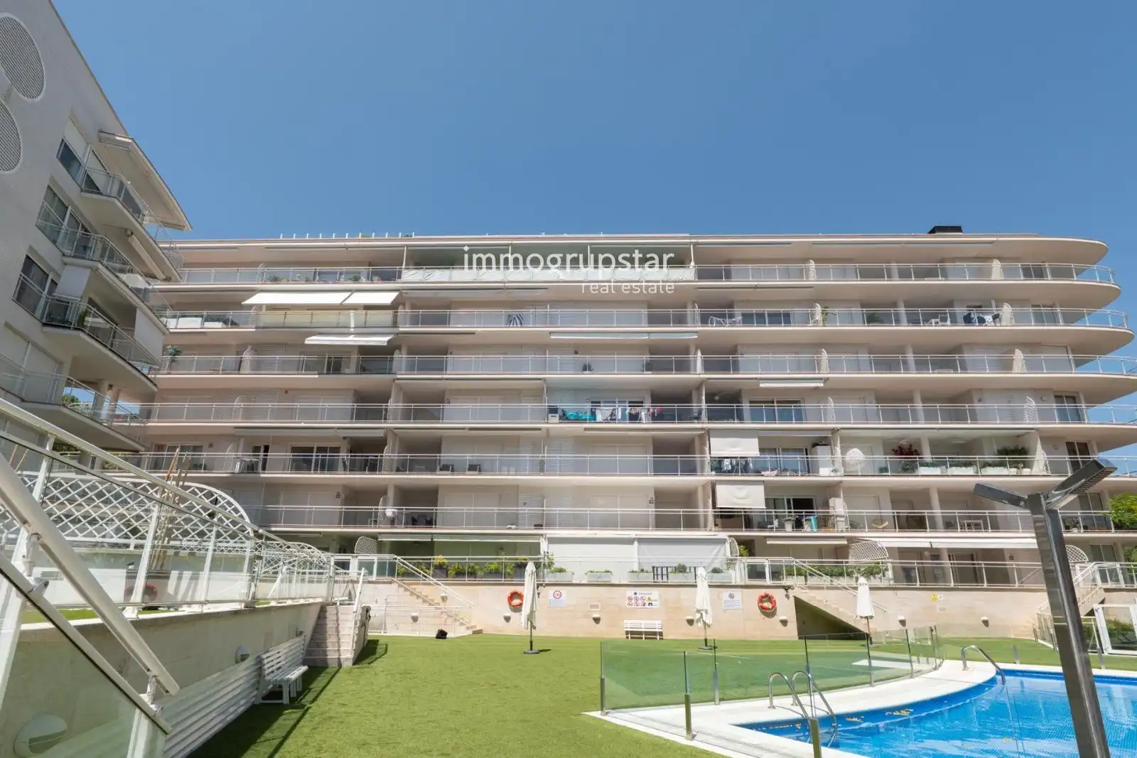 Exterior view of Apartments for sale in Castell d'Aro, Platja d'Aro i s'Agaró  with Air Conditioner, Heating and Terrace