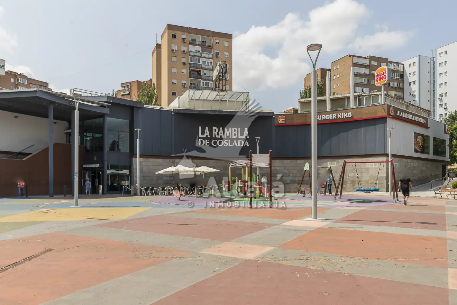 Vista exterior de Piso en venta en Coslada con Aire acondicionado, Calefacción y Jardín privado