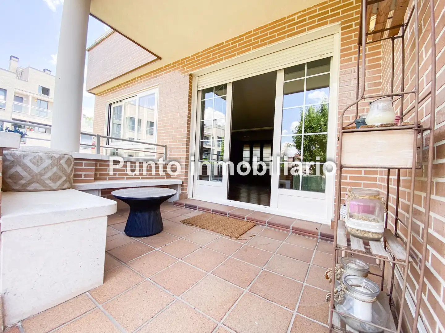 Vista exterior de Casa adosada de alquiler en Valladolid con Aire acondicionado, Calefacción y Jardín privado