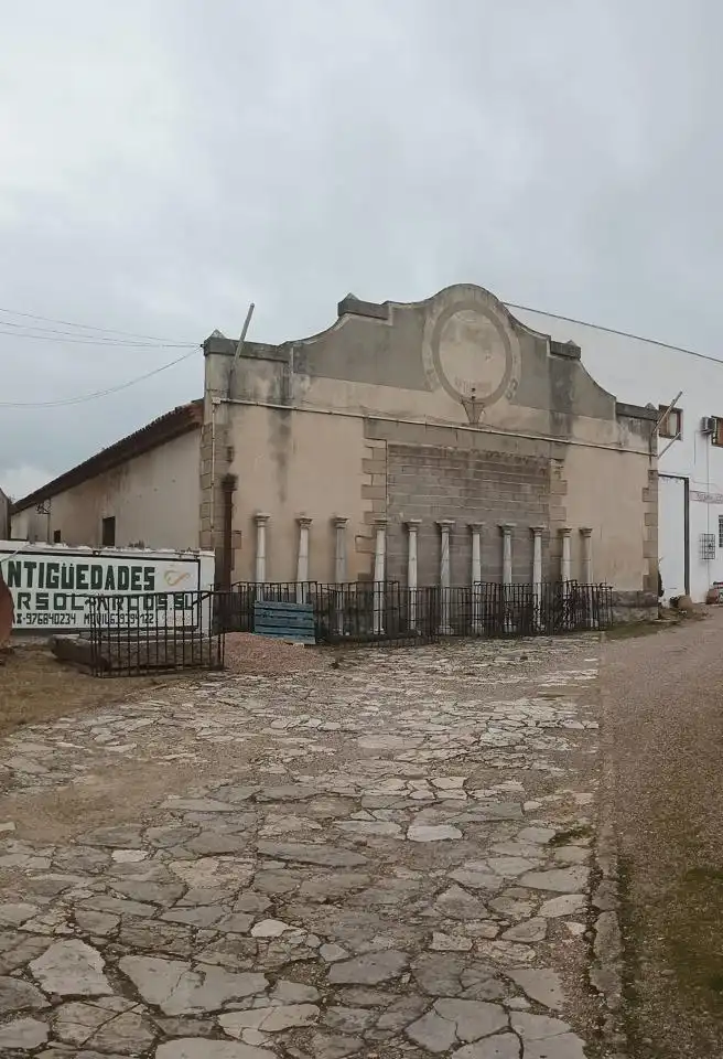 Vista exterior de Nau industrial en venda en Alhama de Aragón