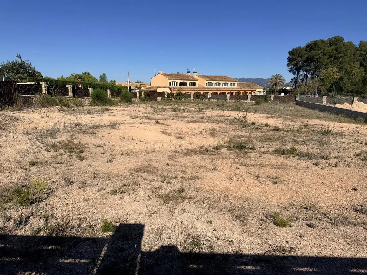 Residential land for sale in El Pilar