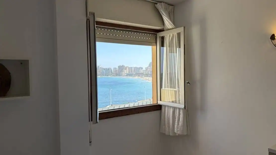 Dormitori de Apartament en venda en Calpe / Calp amb Aire condicionat i Terrassa