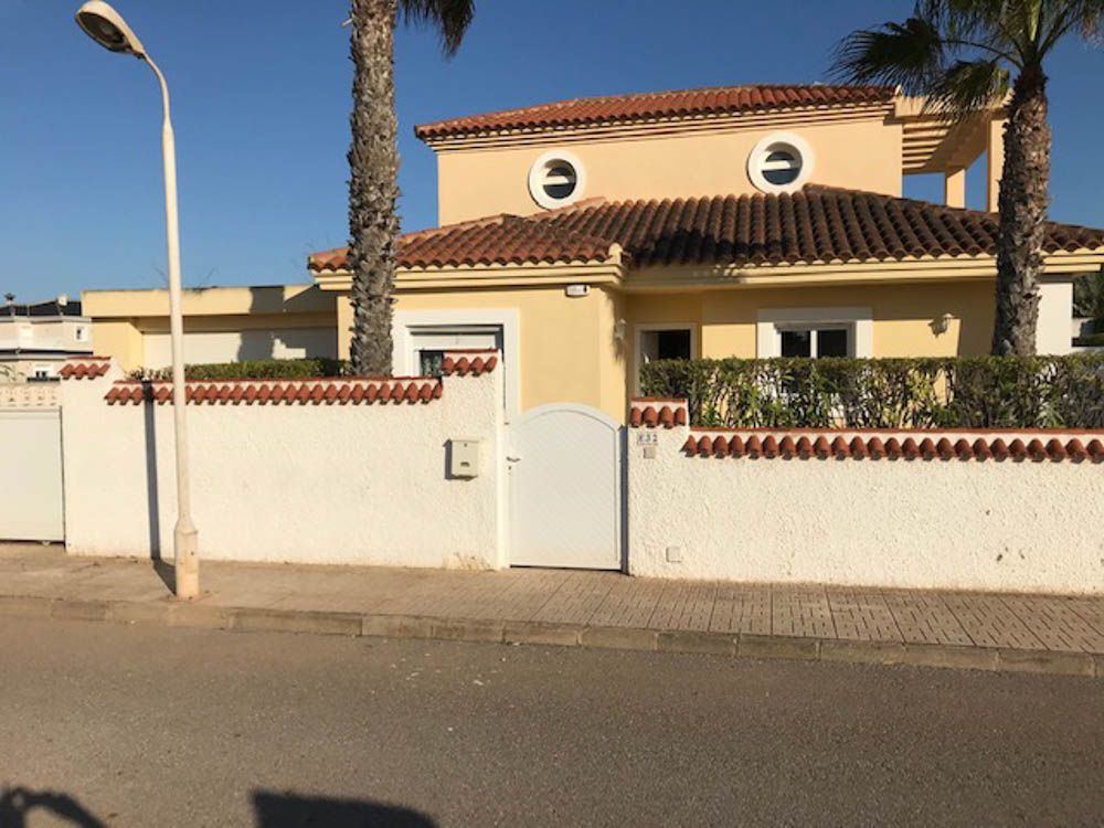 Exterior view of House or chalet for sale in La Manga del Mar Menor  with Air Conditioner, Heating and Private garden