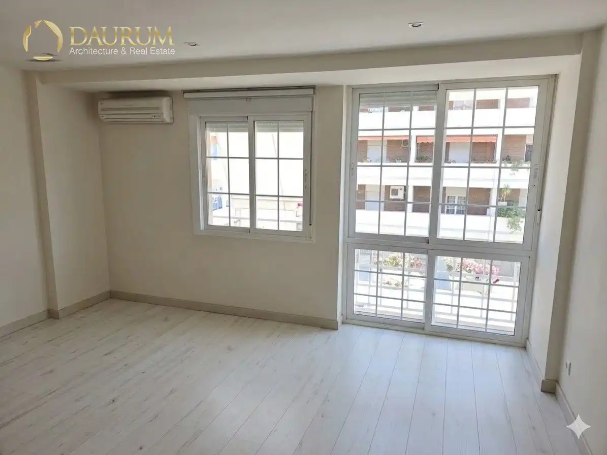 Bedroom of Flat for sale in Sevilla  with Air Conditioner, Heating and Terrace