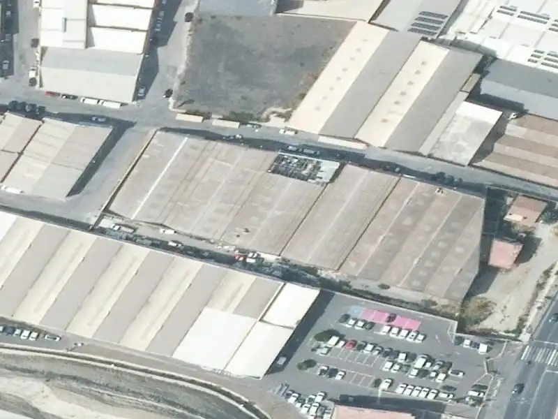 Nau industrial en venda a Calle Almendro