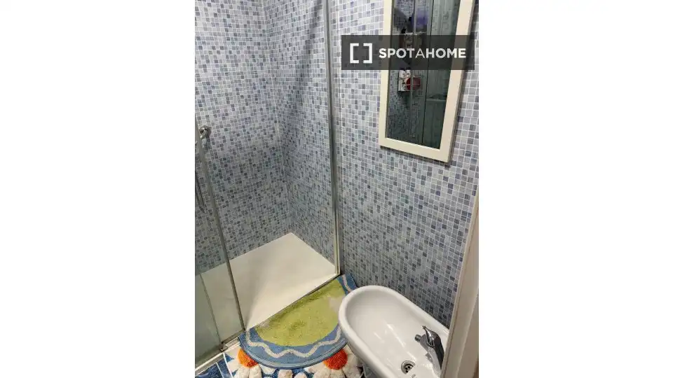 Bathroom of Flat for share in Leganés  with Air Conditioner, Heating and Furnished