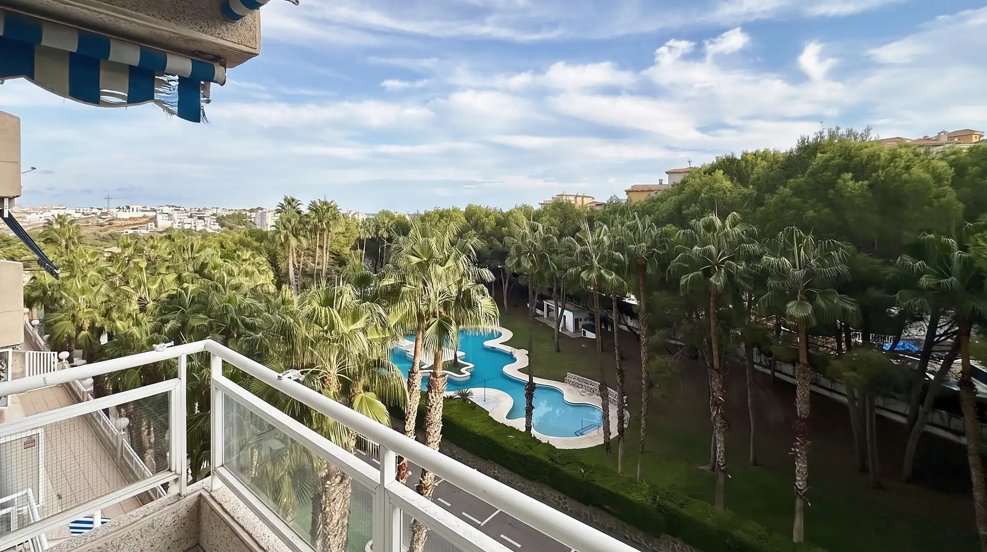 Apartamento con ascensor en venta en Orihuela Costa