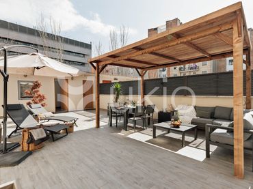 Apartament amb ascensor de lloguer a Carrer de Còrsega