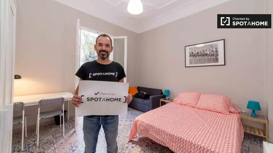 Außenansicht von Wohnung zur untervermieten in Valencia mit Klimaanlage, Heizung und Möbliert