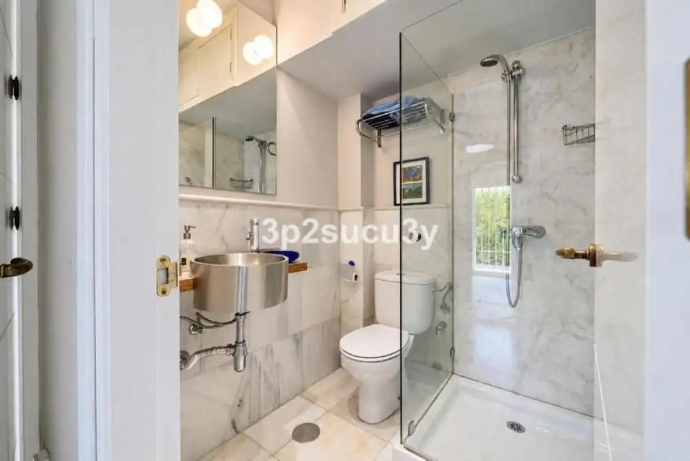 Bany de Casa o xalet de lloguer en Marbella amb Aire condicionat, Jardí privat i Terrassa