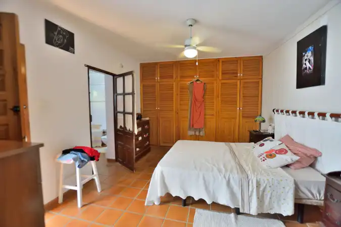 Habitación de Casa adosada en venta en Benaoján con Calefacción, Terraza y Jacuzzi