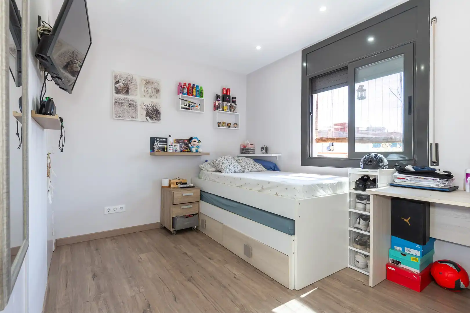 Habitación de Ático en venta en Rubí con Aire acondicionado, Calefacción y Terraza
