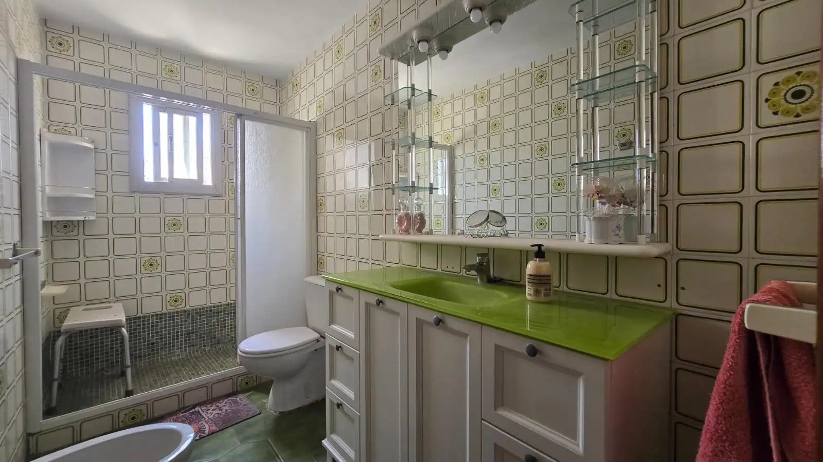 Bathroom of Apartments for sale in Marbella  with Air Conditioner, Terrace and Furnished