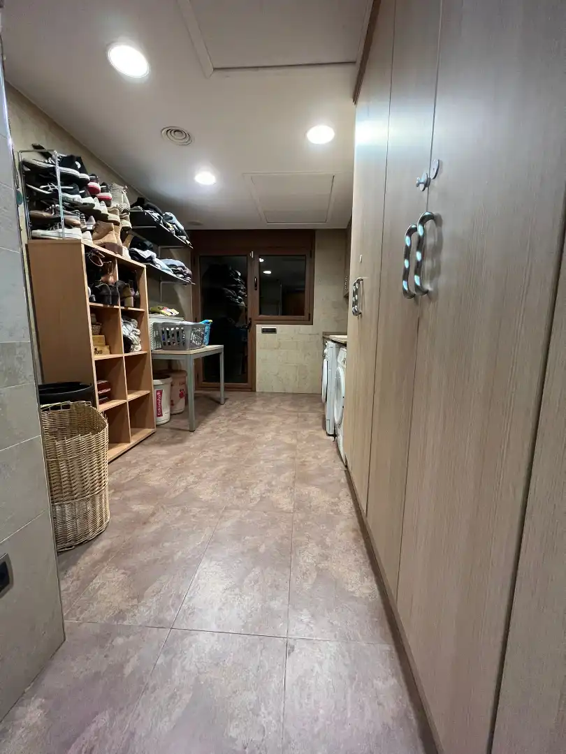 Casa con piscina en venta en Carrer de Joan Coromines i Vigneaux, imagen 40