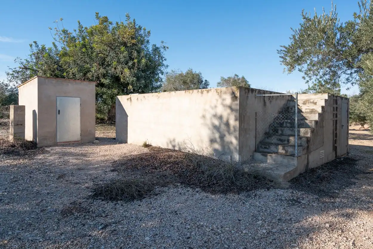 Rustikales Grundstück zum Verkauf in Santa Bàrbara