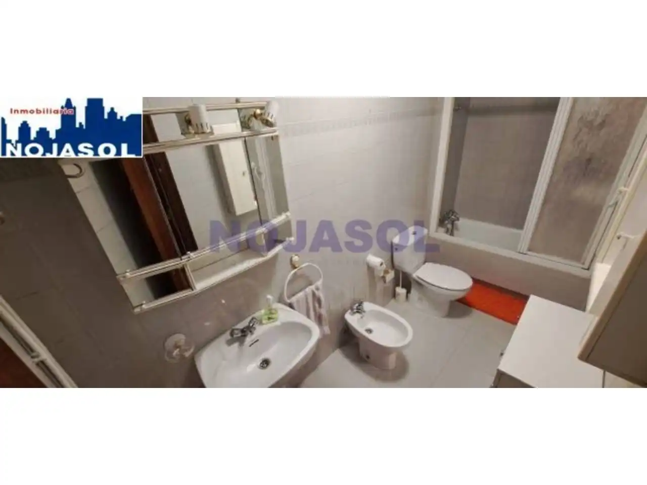 Baño de Apartamento de alquiler en Noja con Terraza y Amueblado