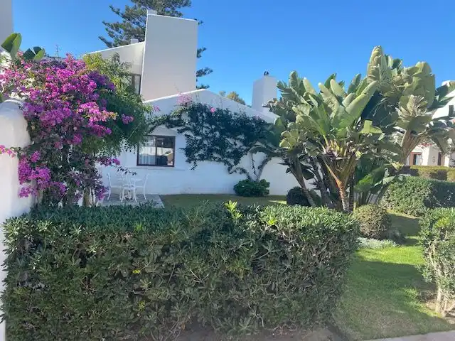 Vista exterior de Casa adosada de alquiler en Estepona con Aire acondicionado, Calefacción y Terraza