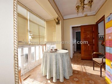 Appartamento con balcone in vendita a Centro