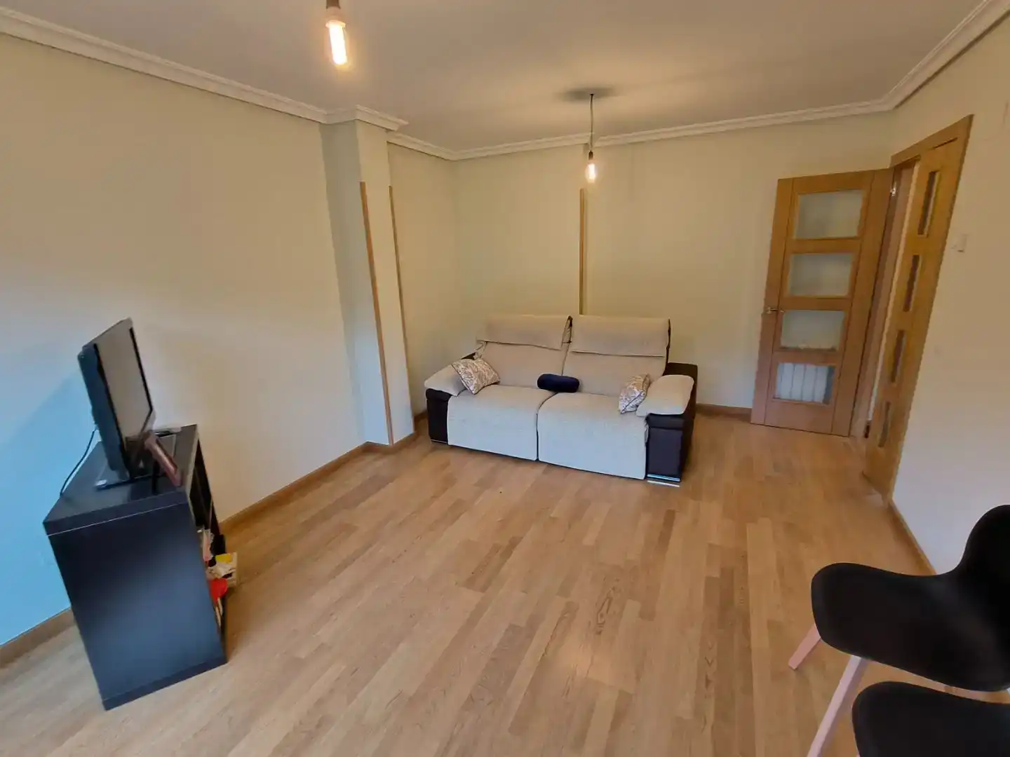 Wohnzimmer von Wohnung zur Miete in Oviedo 