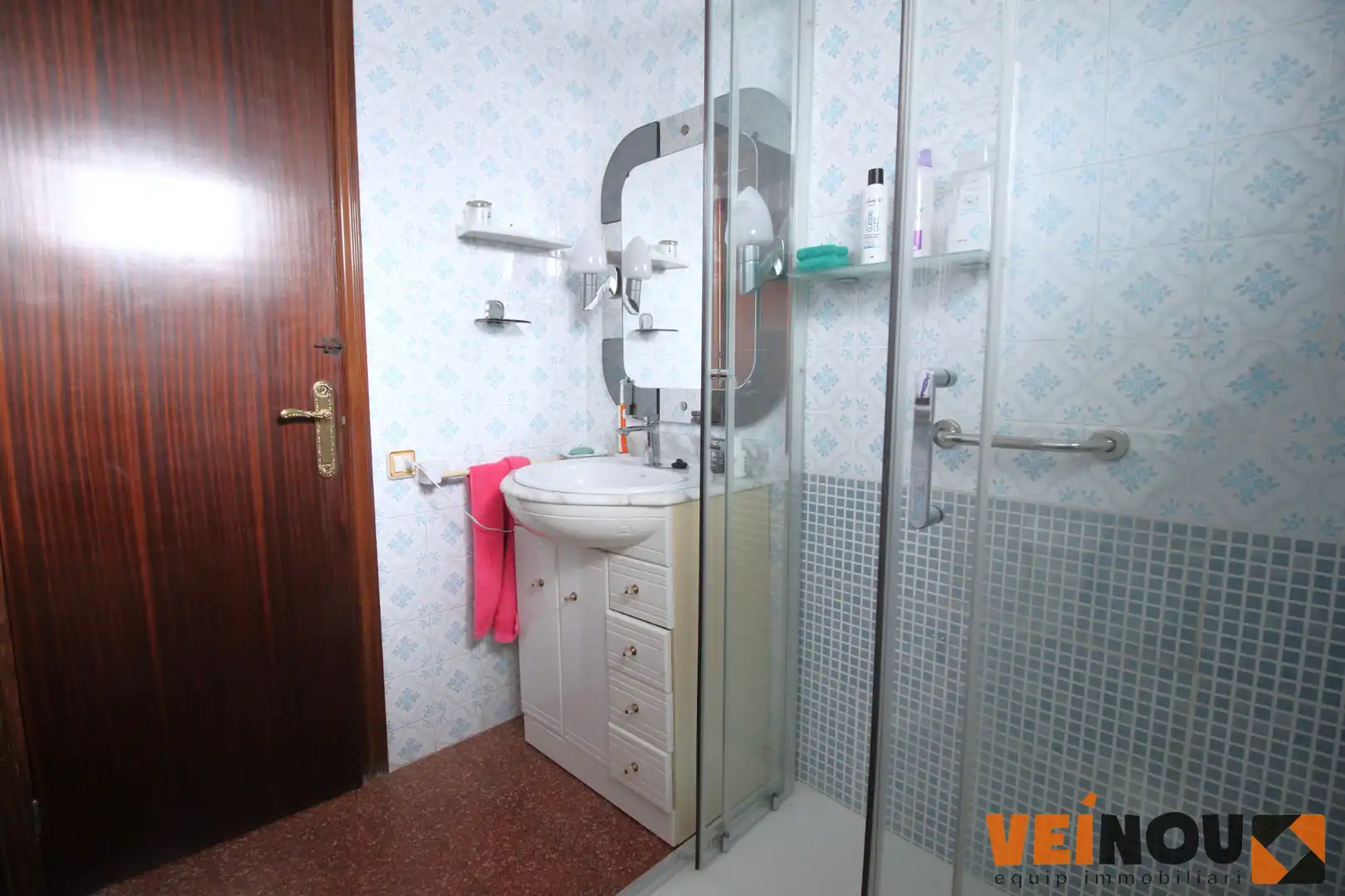 Bathroom of Flat for sale in Barcelona  with Heating and Balcony