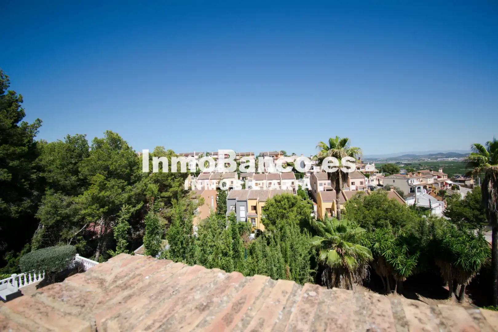 Vista exterior de Casa o xalet en venda en Chiva amb Aire condicionat, Calefacció i Jardí privat