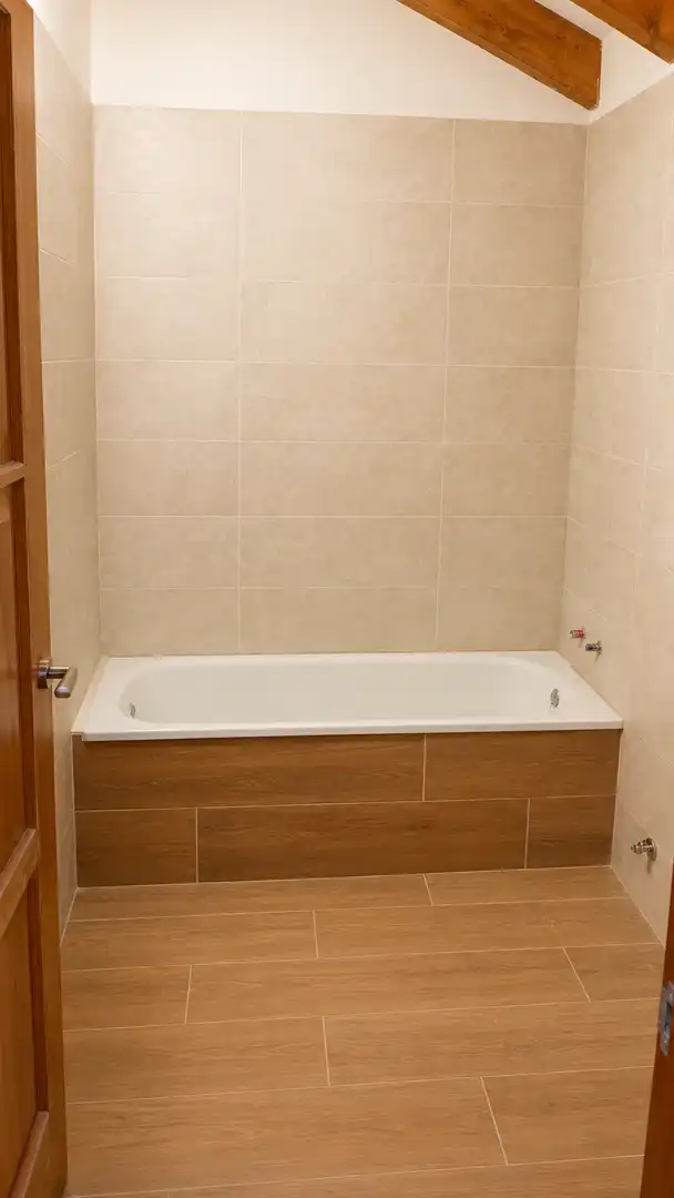 Baño de Ático en venta en Valladolid con Calefacción, Terraza y Trastero