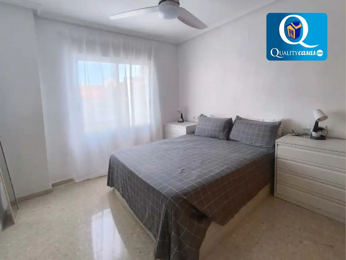 Dormitori de Apartament en venda en Elche / Elx amb Aire condicionat, Calefacció i Terrassa