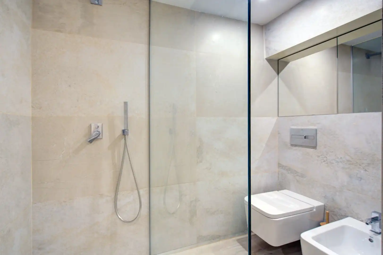 Baño de Ático en venta en Sevilla con Aire acondicionado y Amueblado
