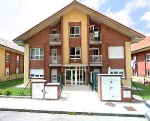 Außenansicht von Wohnung zum verkauf in Villacarriedo mit Terrasse und Balkon