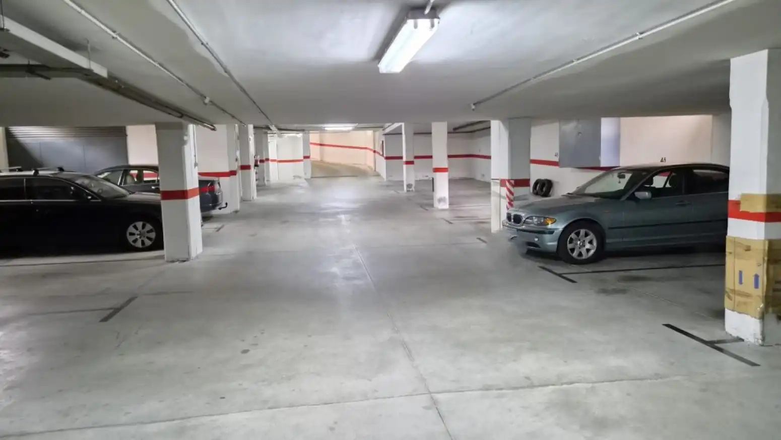 Aparcament de Pis en venda en San Bernardo - Carmelitas - Campus