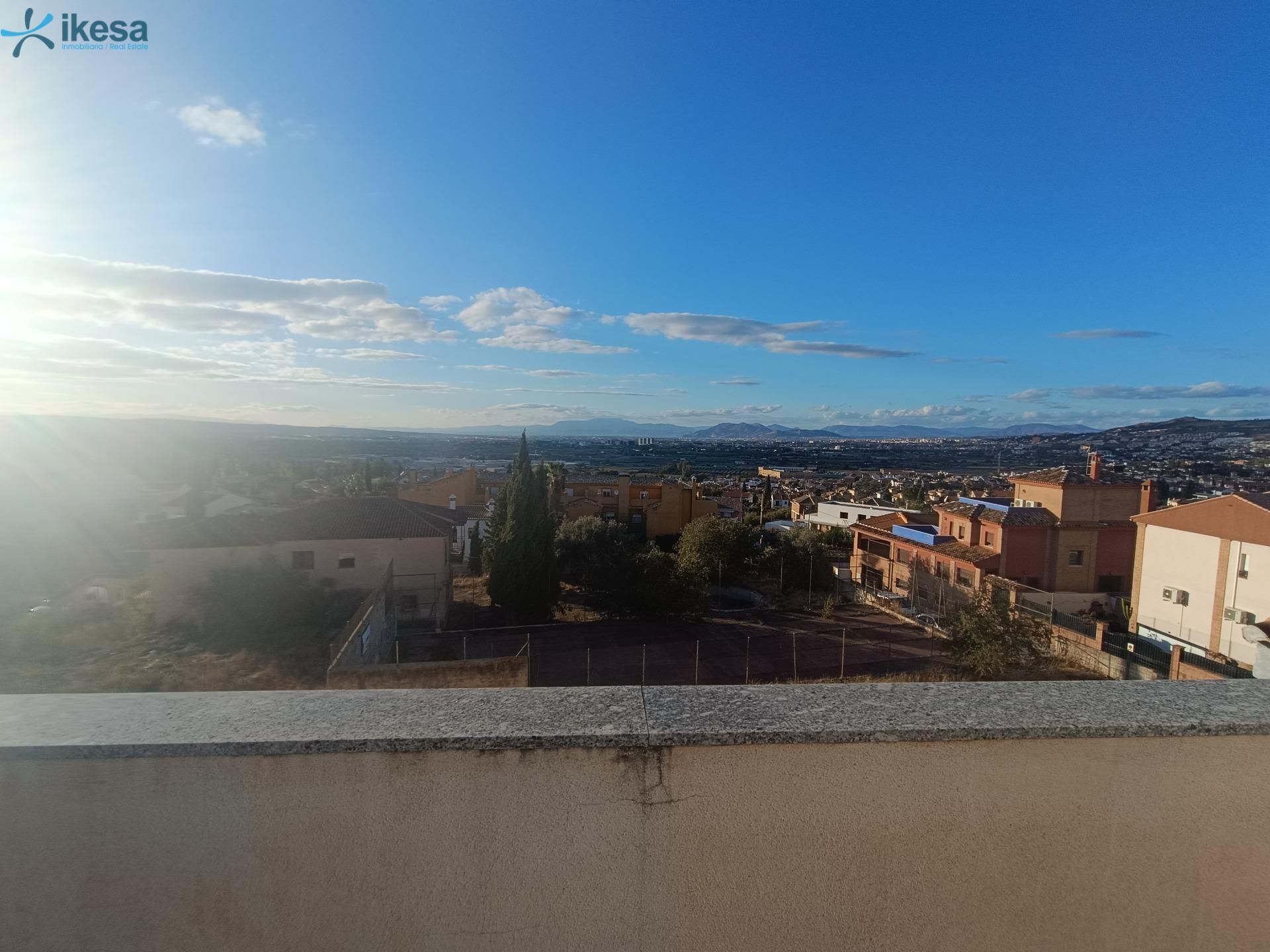 Casa adosada en venda a Cájar